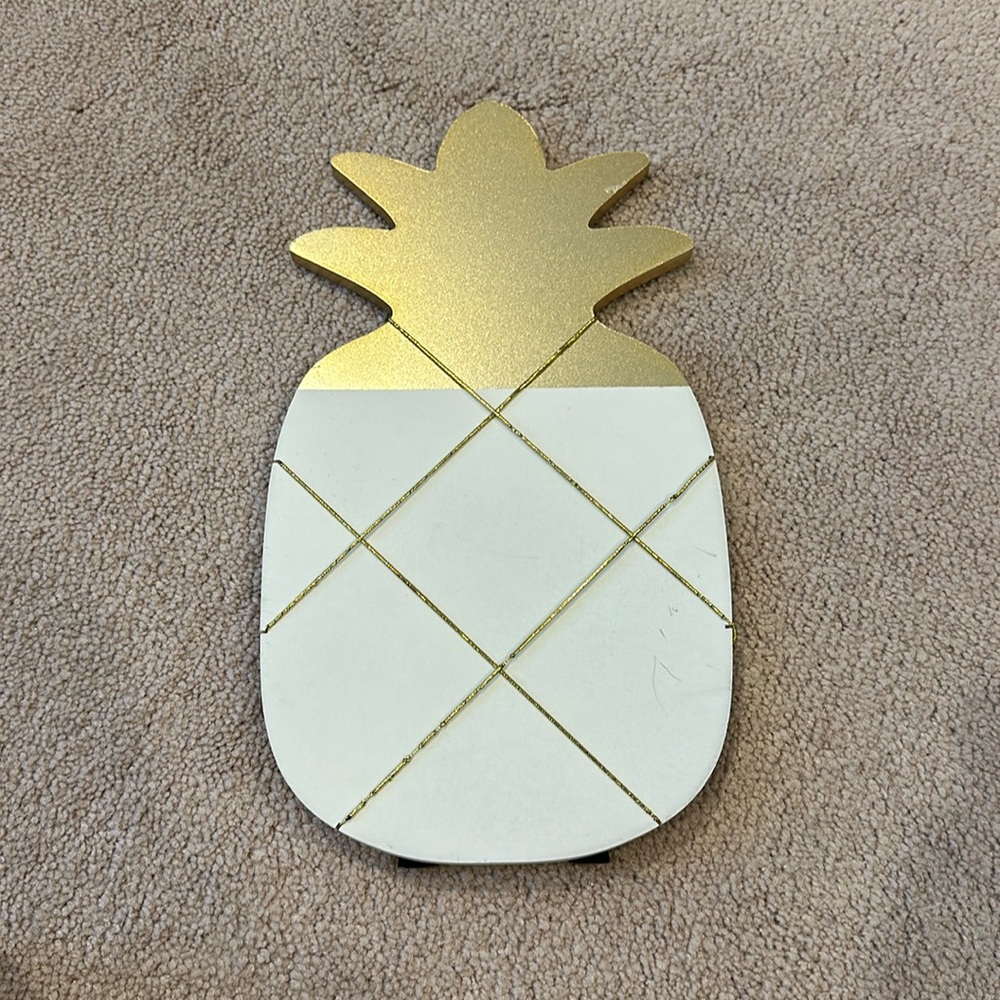 Pineapple photo holder with frame stand